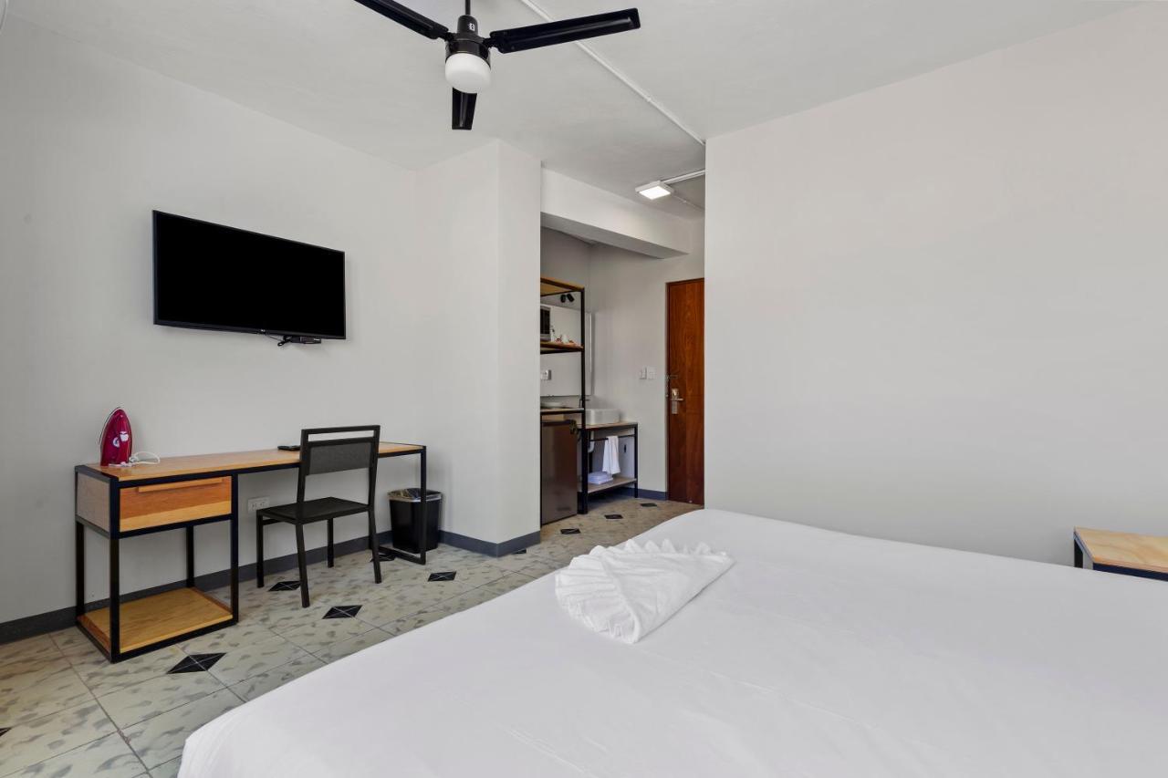 Suites Reforma By Homirent Merida Bagian luar foto